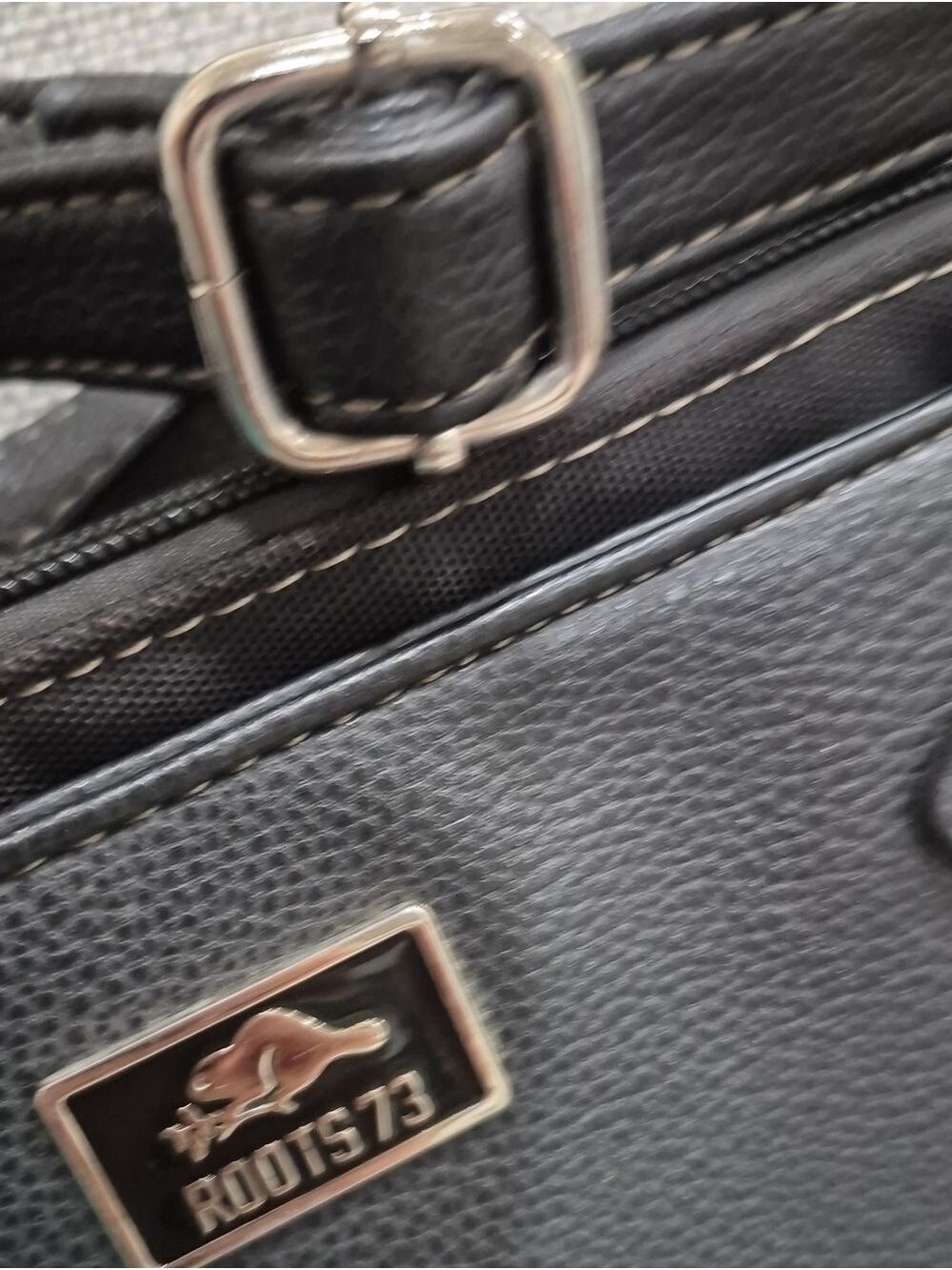 Roots 73 Black Pebbled Vegan Leather Crossbody Bag Triple Zip Multi-Pocket Purse - Picture 15 of 16